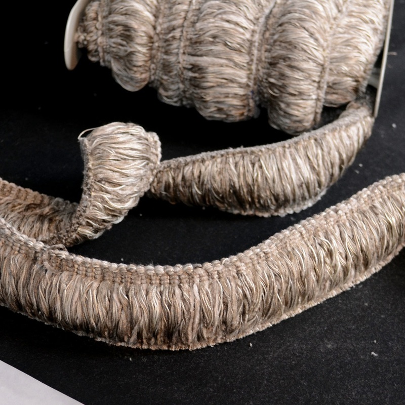 LF500N 421 Grey Natural Brush Fringe